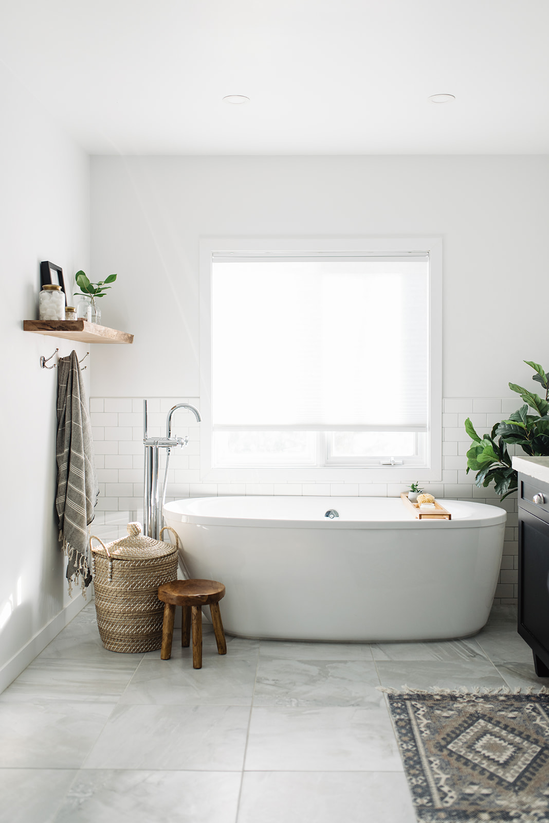 modern bathroom design, black and white bathroom