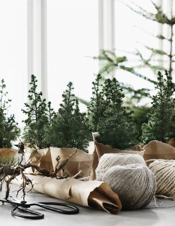 Creating Simple Scandinavian Style Holiday Decor