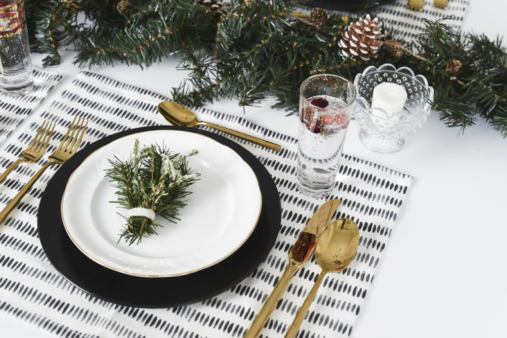 Christmas Table Setting