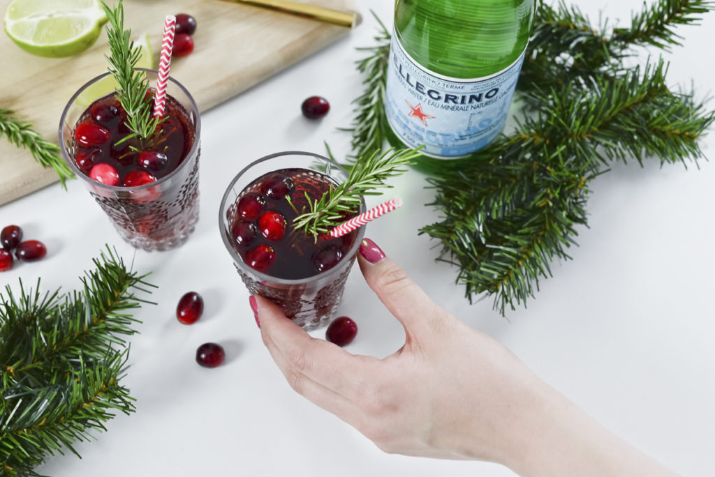 Rosemary Infused Cranberry Mocktail, Christmas cocktail, rosemary drink recipe