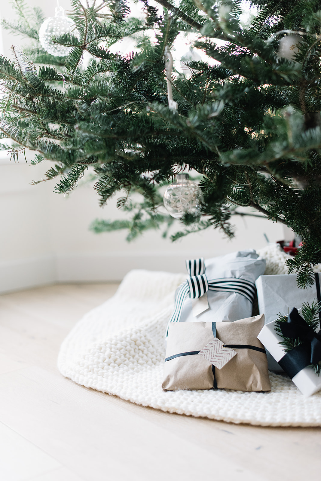 CHRISTMAS DIY DECOR CRAFTS // SCANDINAVIAN CHRISTMAS // NEUTRAL CHRISTMAS  DECOR // STYLE MY SWEETS 