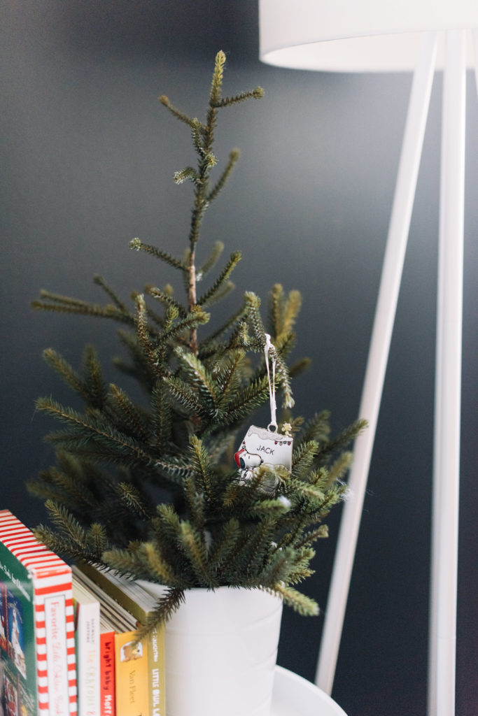 Modern Minimal Holiday Home Tour, holiday decor, minimal holiday decor, Scandinavian holiday decor