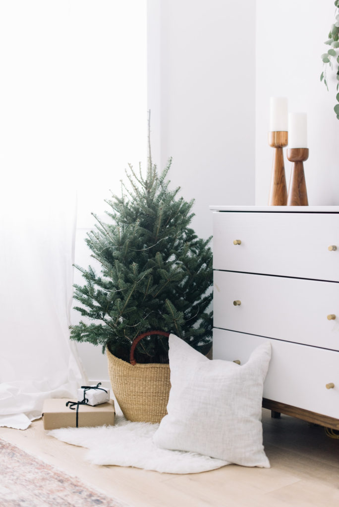 Modern Minimal Holiday Home Tour, holiday decor, minimal holiday decor, Scandinavian holiday decor