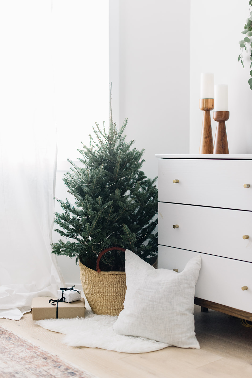 Modern Minimal Holiday Decor, neutral Christmas decor