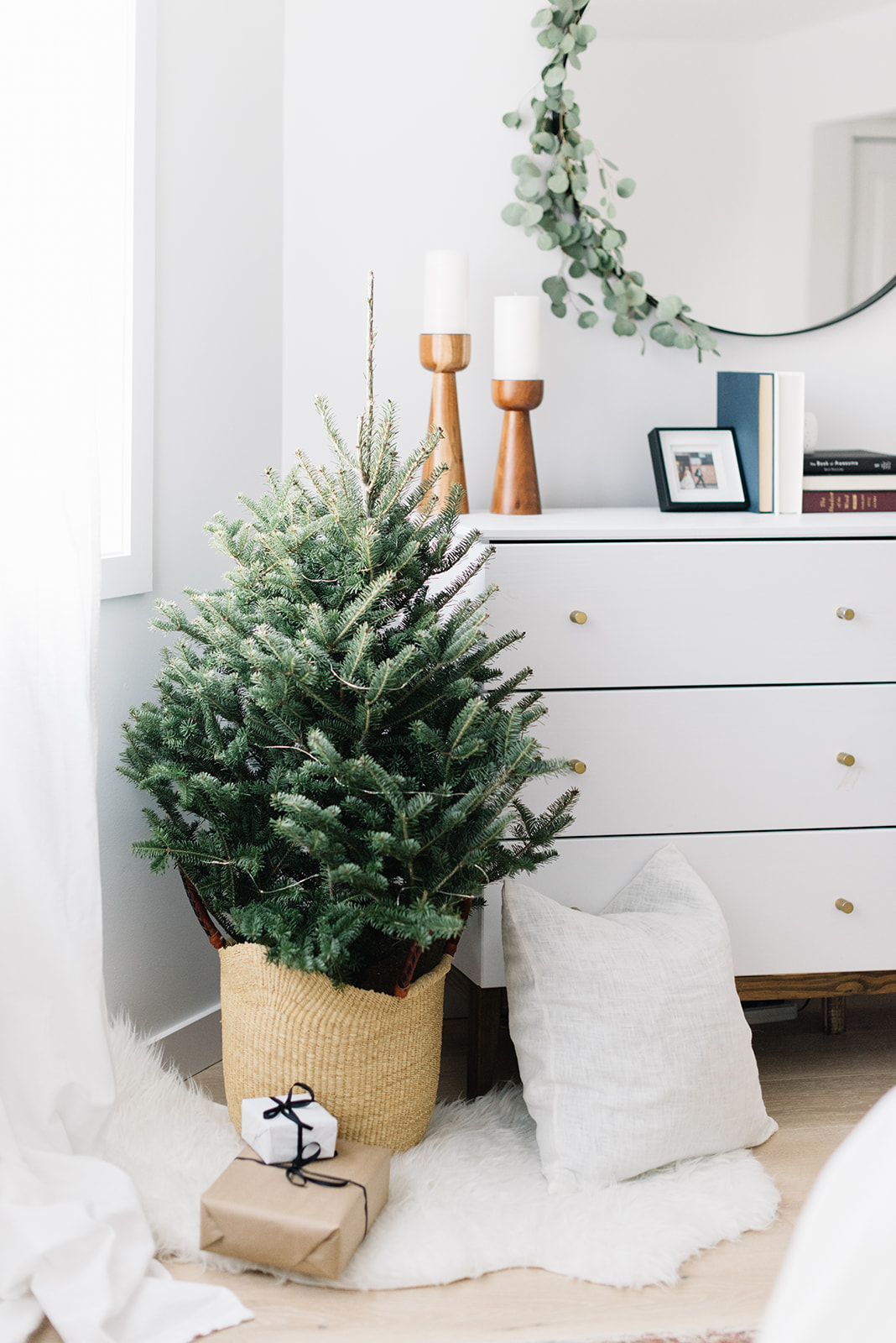 Modern Minimal Holiday Decor, neutral Christmas decor