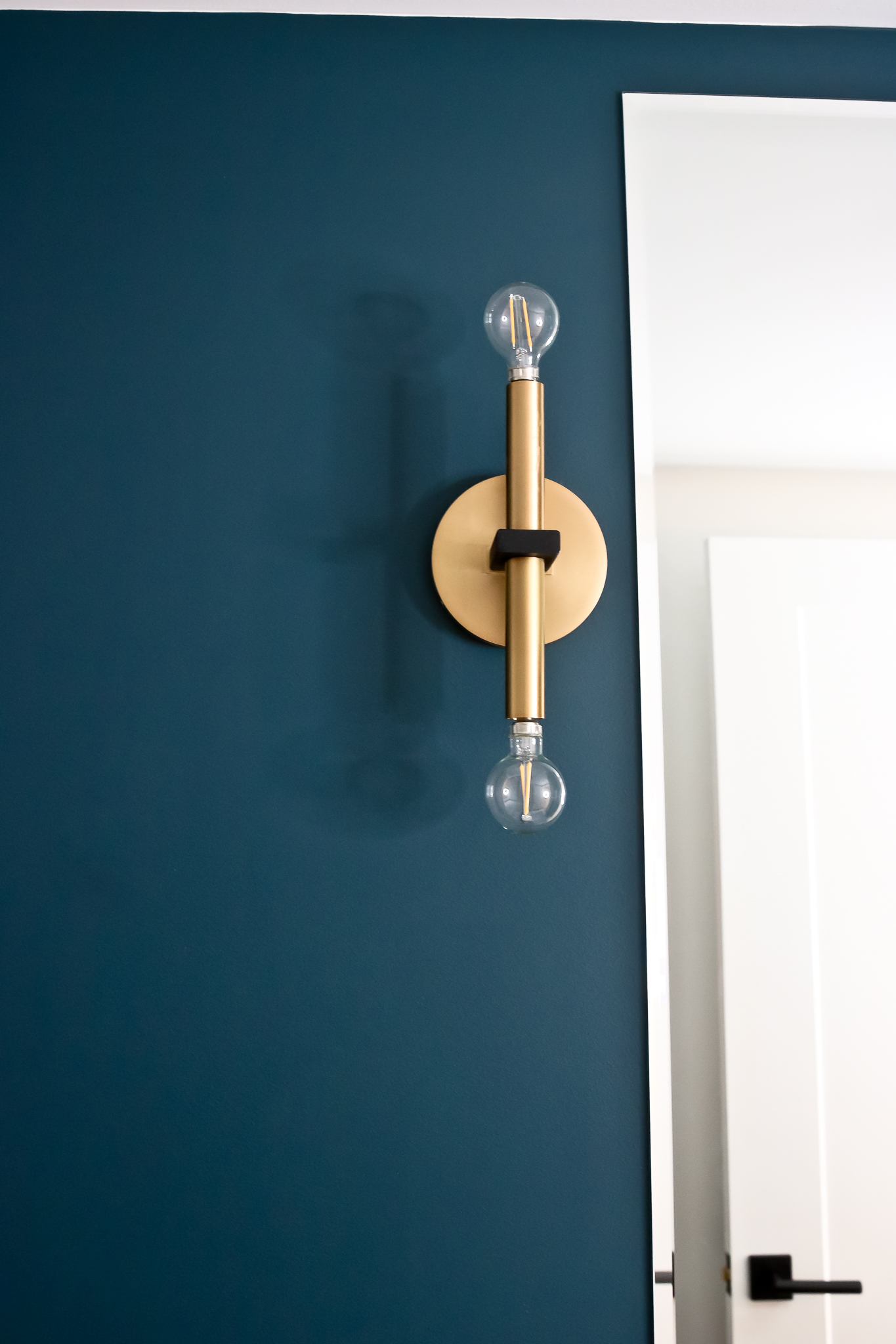 wall sconce, bathroom design