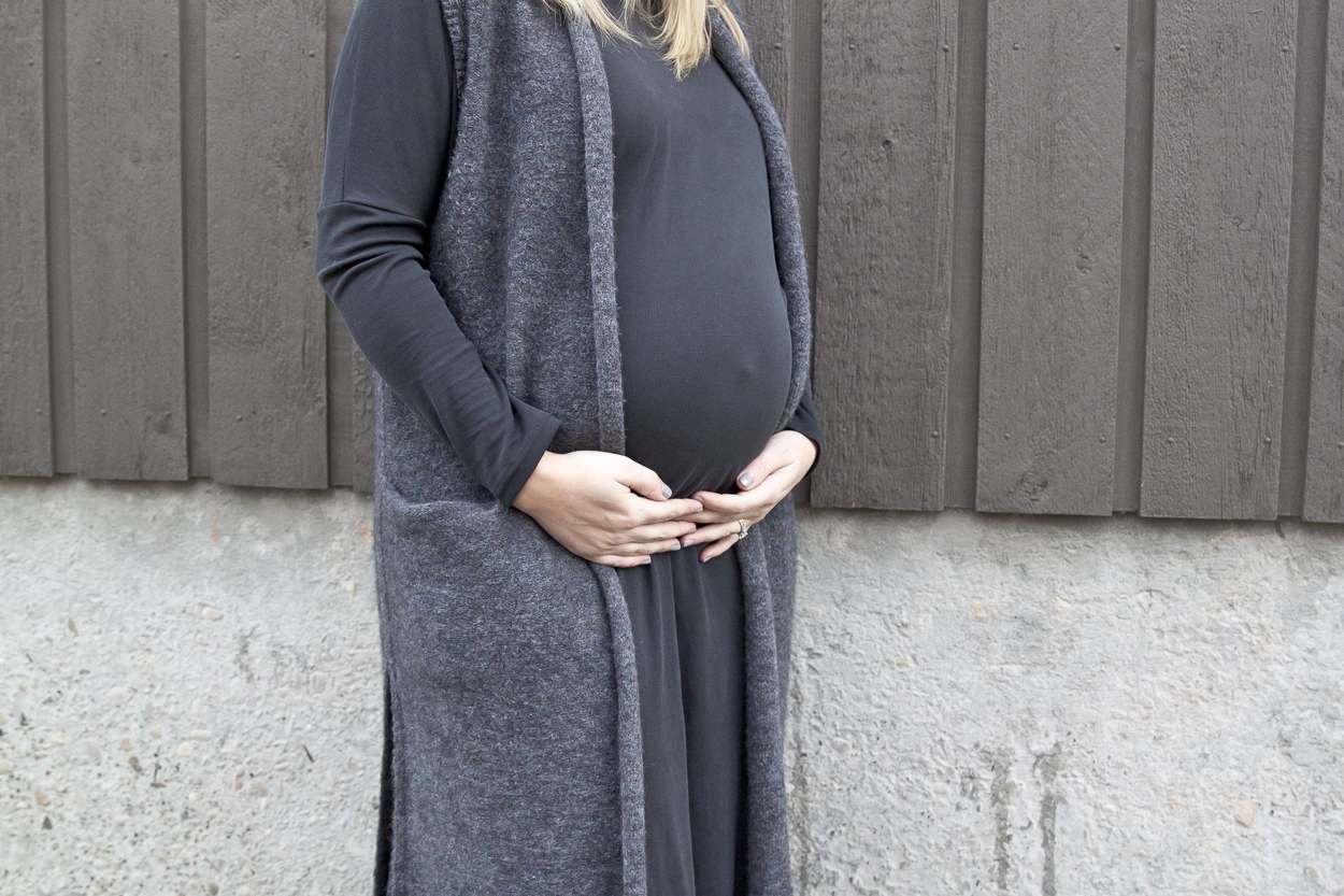 maternity style, fall fashion, midi dress, maternity midi dress