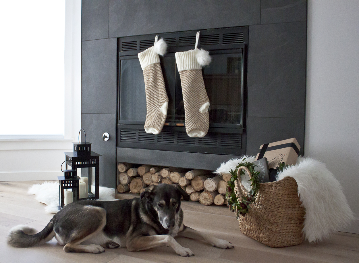 festive fireplace decor, Christmas Fireplace Decor